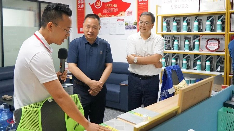 【重磅】国家乡村振兴局领导莅临安稳防滑科技调研指导